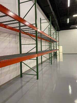 Adjustable Teardrop Pallet Rack Beams Steel Warehouse Shelves Corrosion Protection