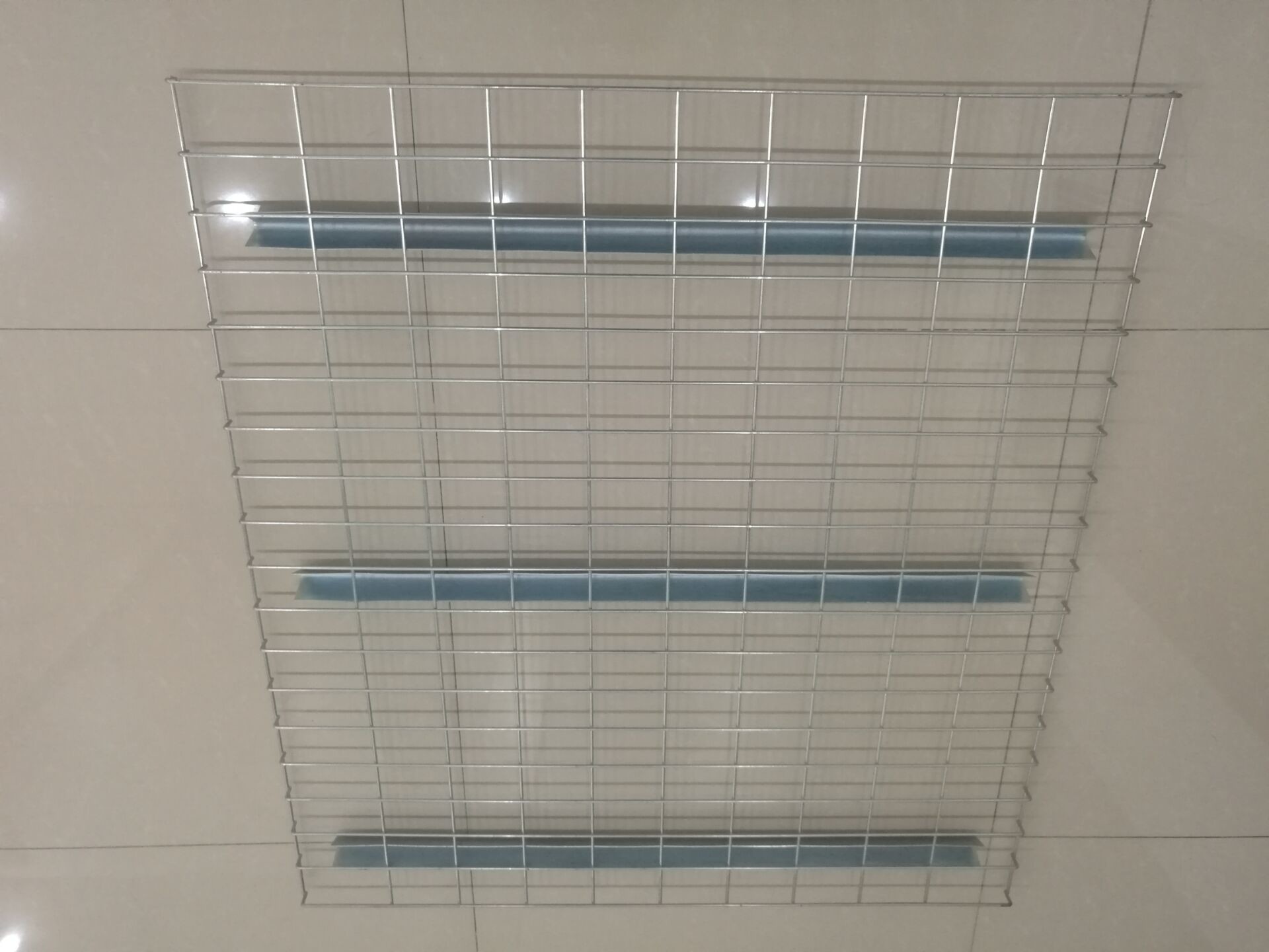 Racking Galvanized Metal Mesh pallet Decking 100kg-2000kg For Warehouse